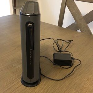 MOTOROLA MG7540 (16X4) Cable Modem + AC1600 Router